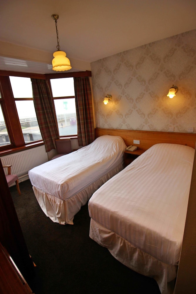Headlands Hotel 6/50