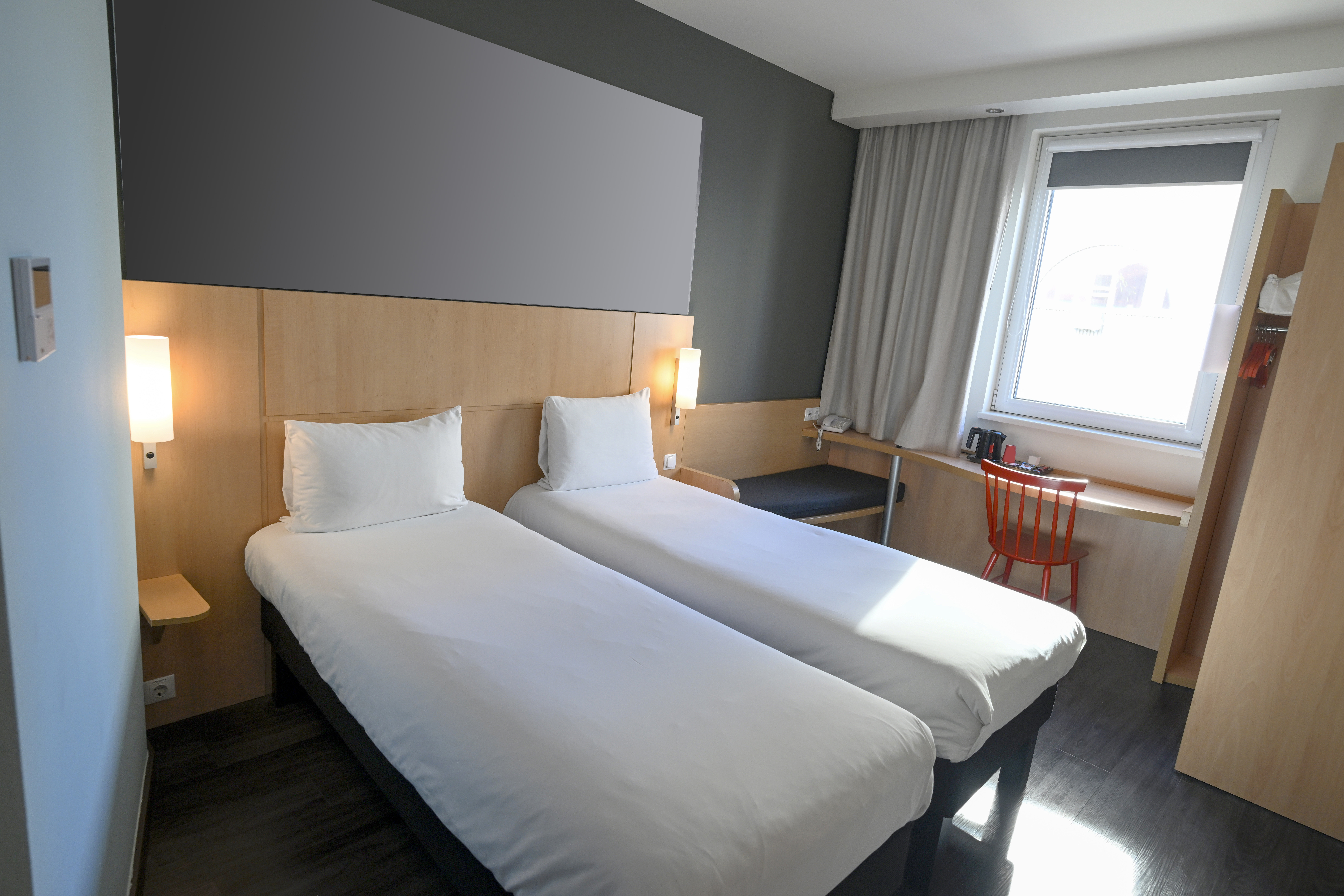 Standard, Twin Beds