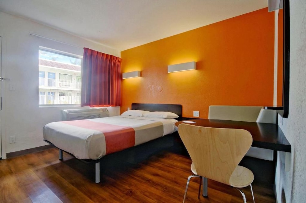 Motel6 Dania Beach, FL 29/59