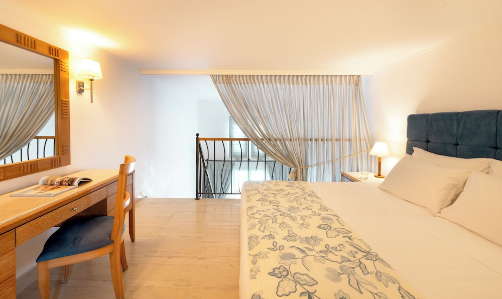 Maisonette, 2 Double Beds, Pool Access