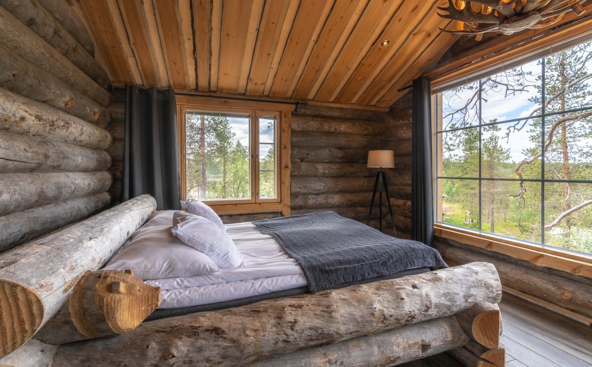 Panorama Log Cabin