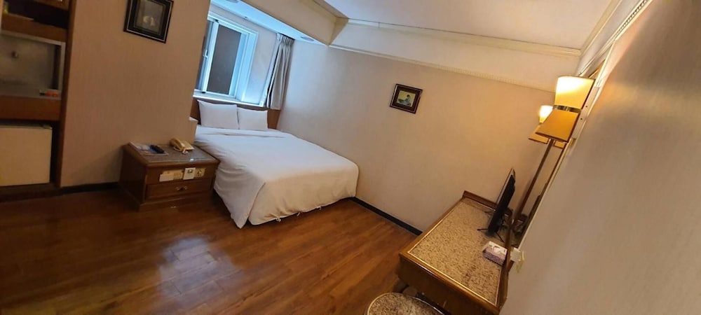 TAPENG BAY HOLIDAY HOTEL 34/52