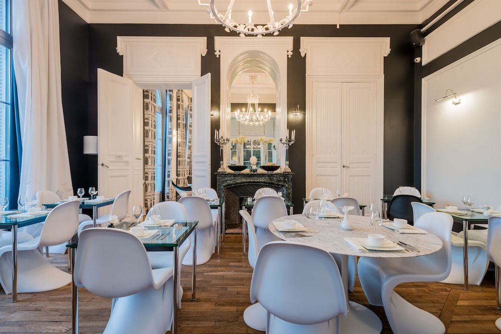 Art Hotel Rochecorbon 53/74