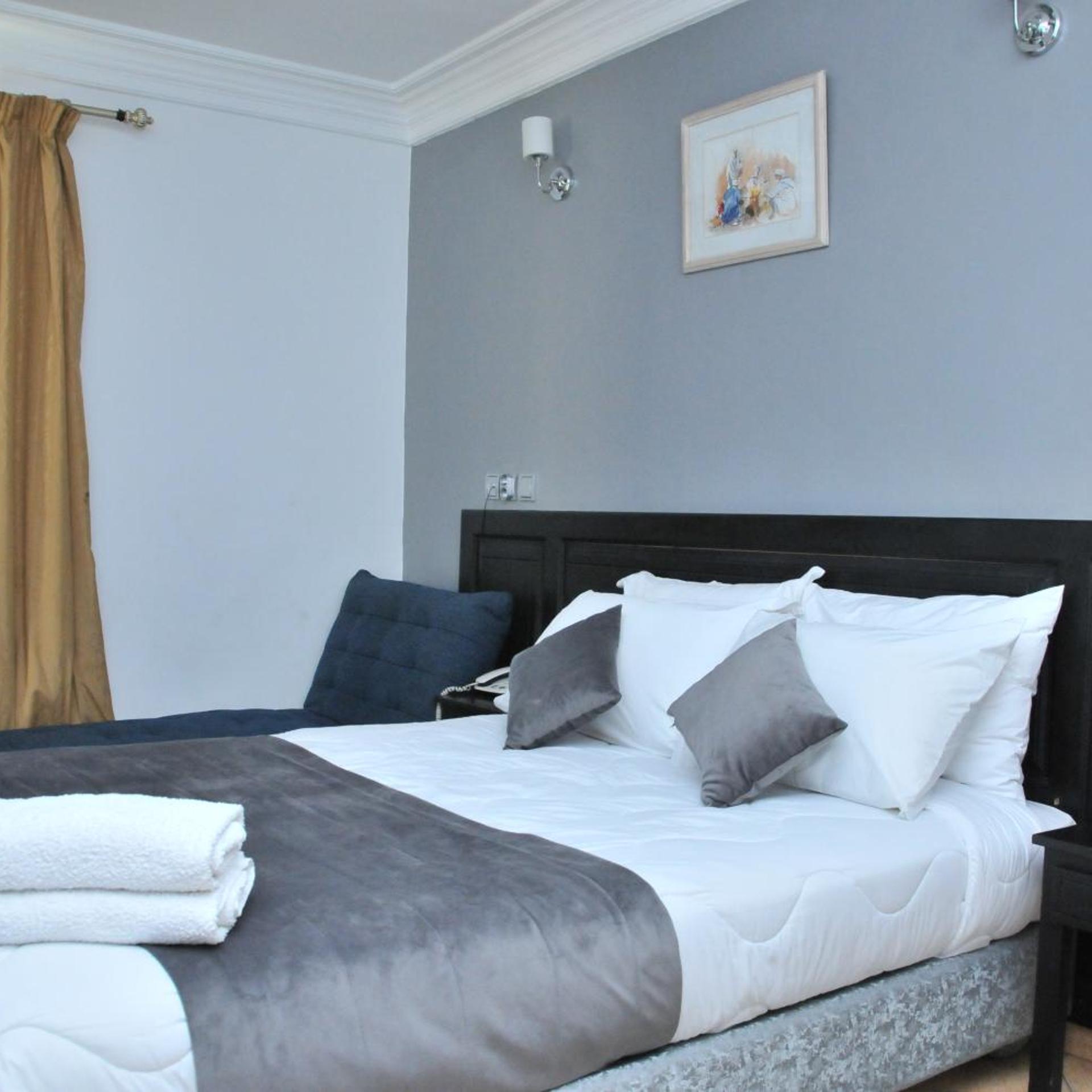 Hotel East West 27/50