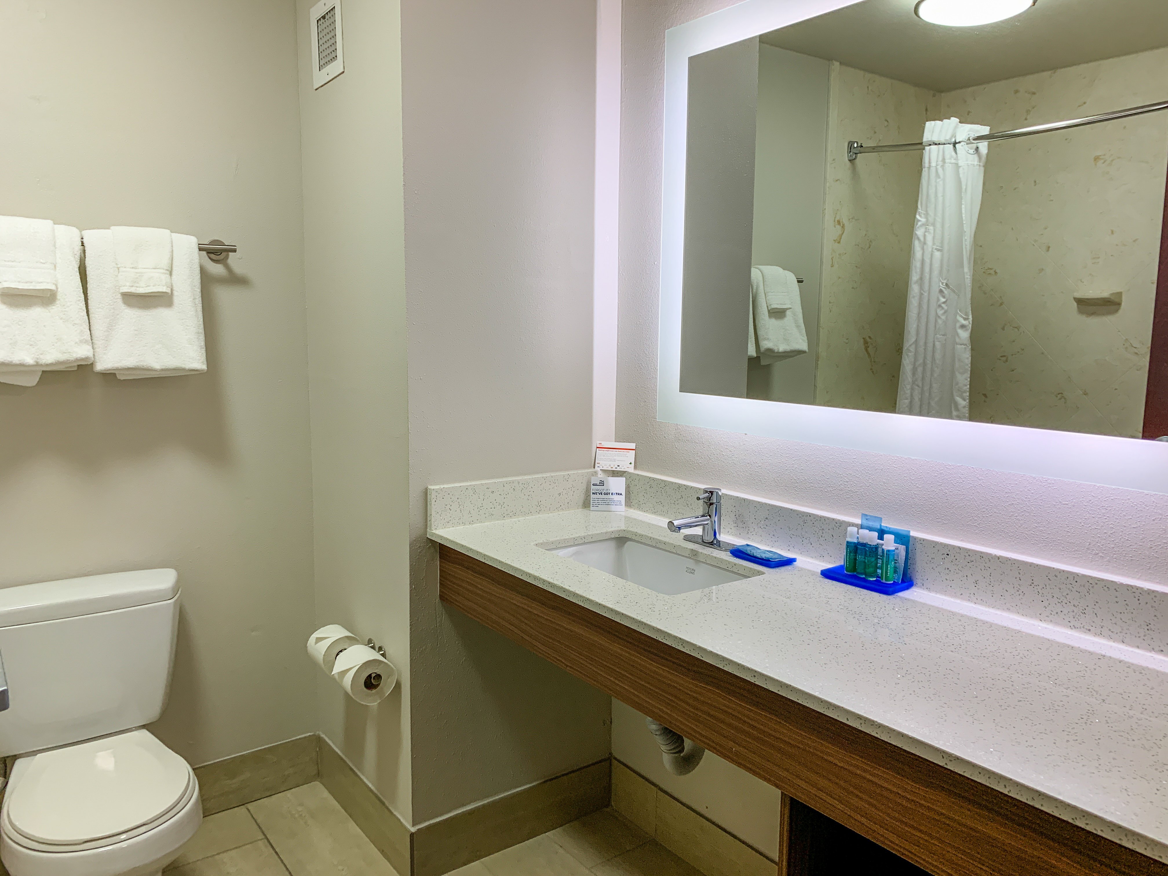 غرفة بسرير كينج، Holiday Inn Express & Suites Lexington Dtwn Area-Keenland 4/4