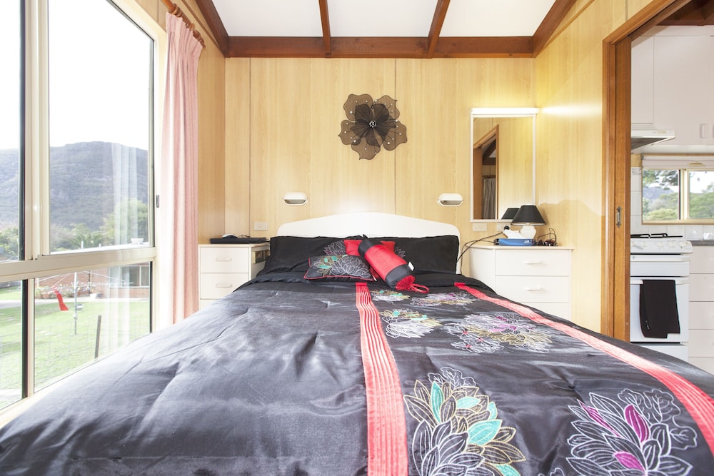 The Grampians Motel 12/69