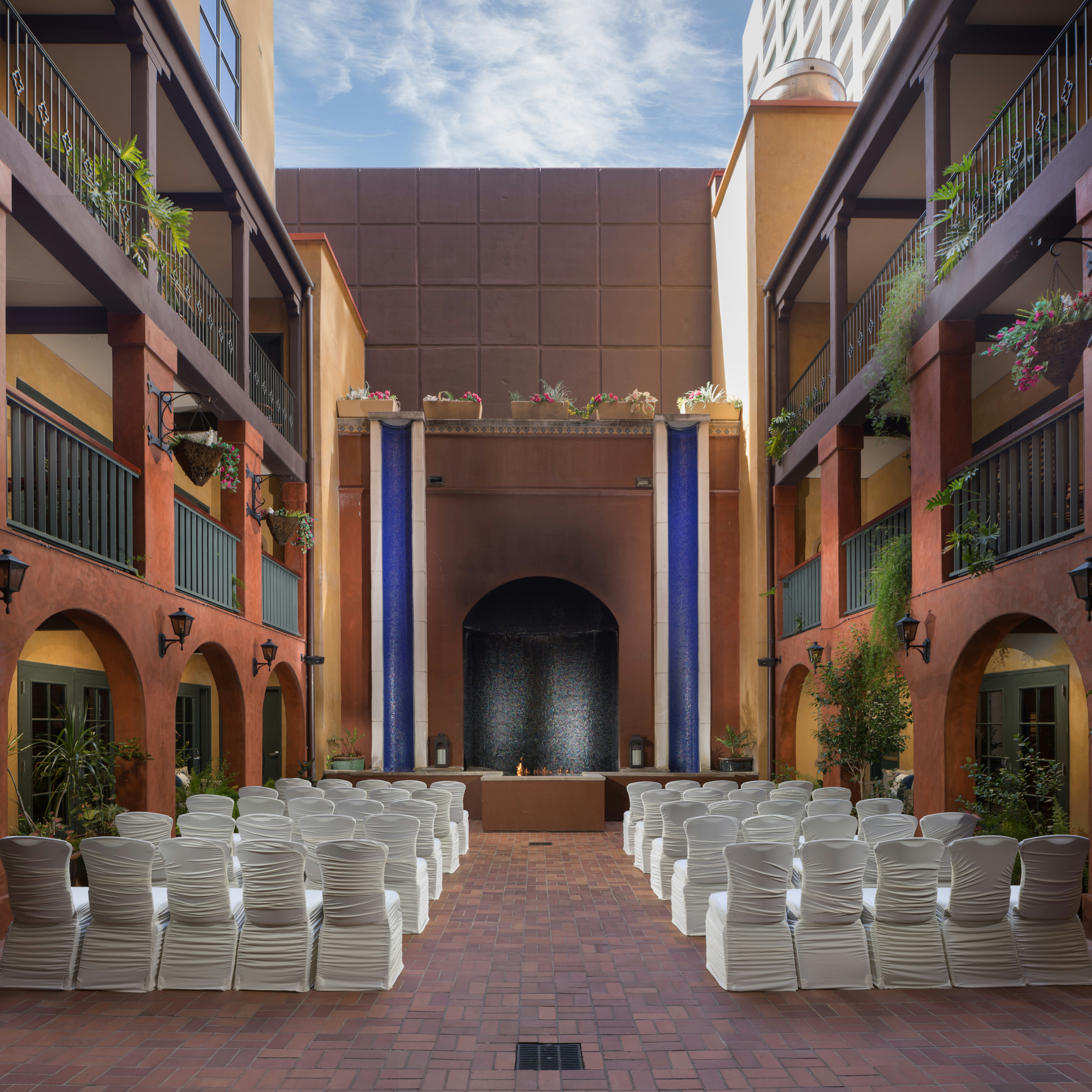 Hotel Valencia Riverwalk 61/63