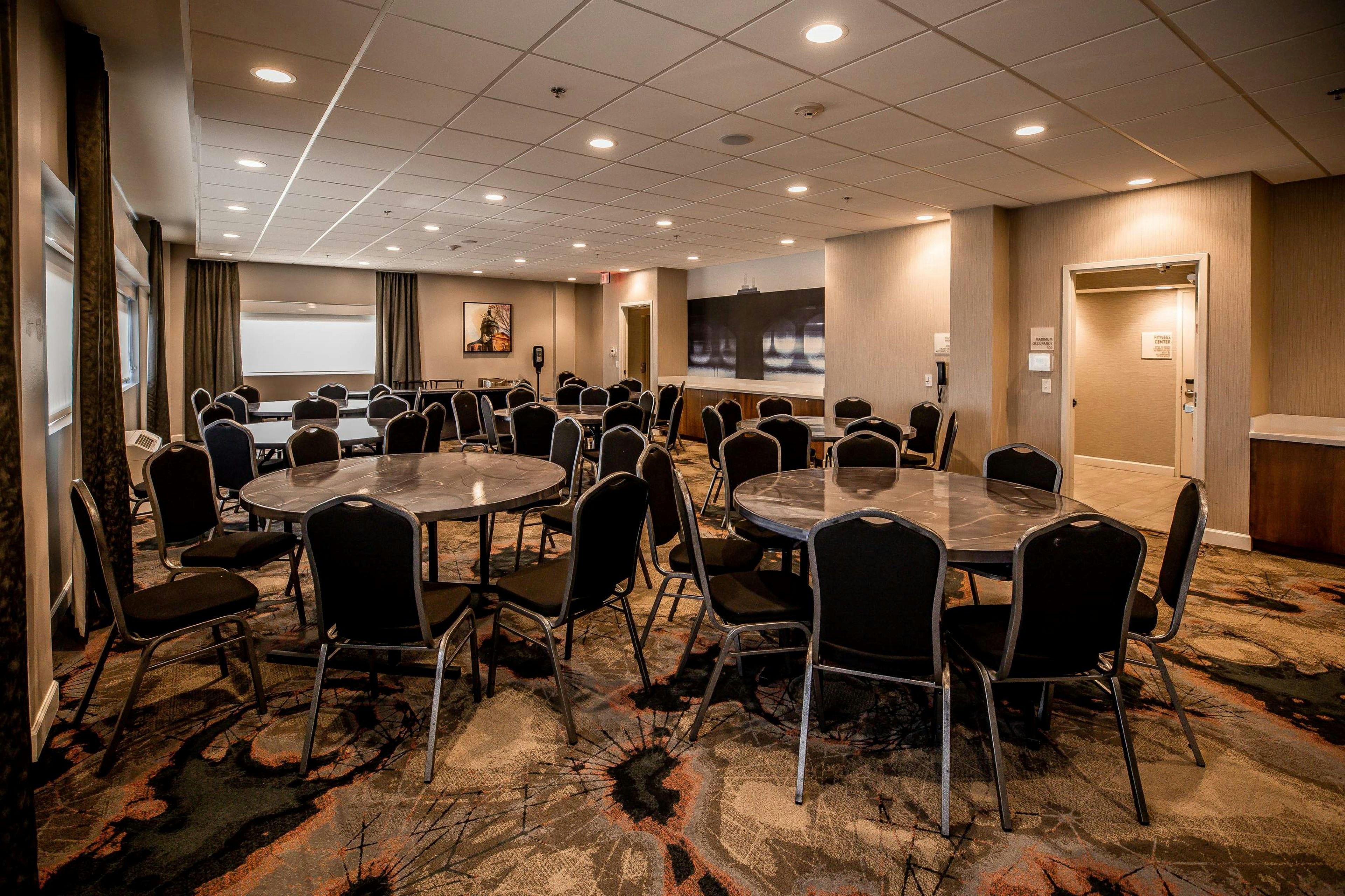 Hotel Indigo Harrisburg – Hershey, an IHG Hotel 21/23