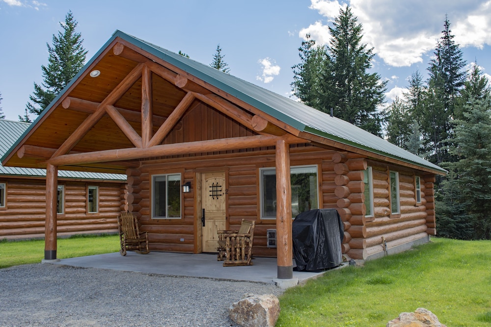 Bonners Ferry Log Inn 1/48