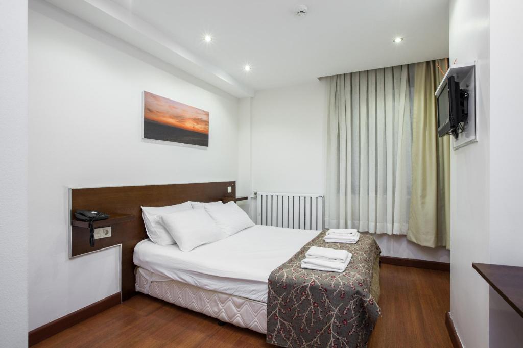 Standard, Double Bed