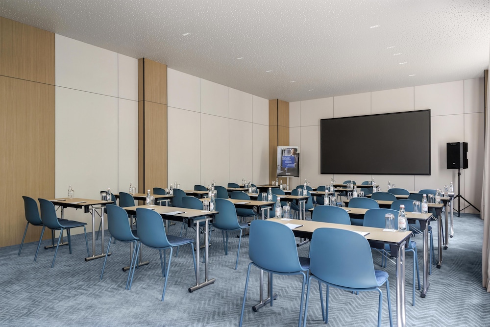 Radisson Blu Hotel, Almaty Airport 110/120