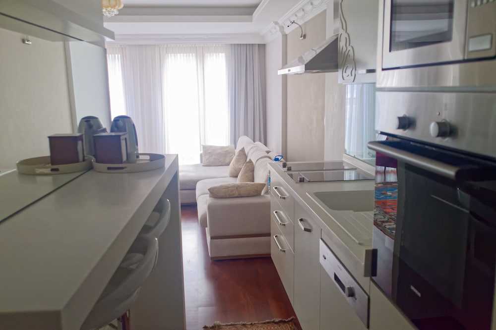 Ada Hotel 34/77