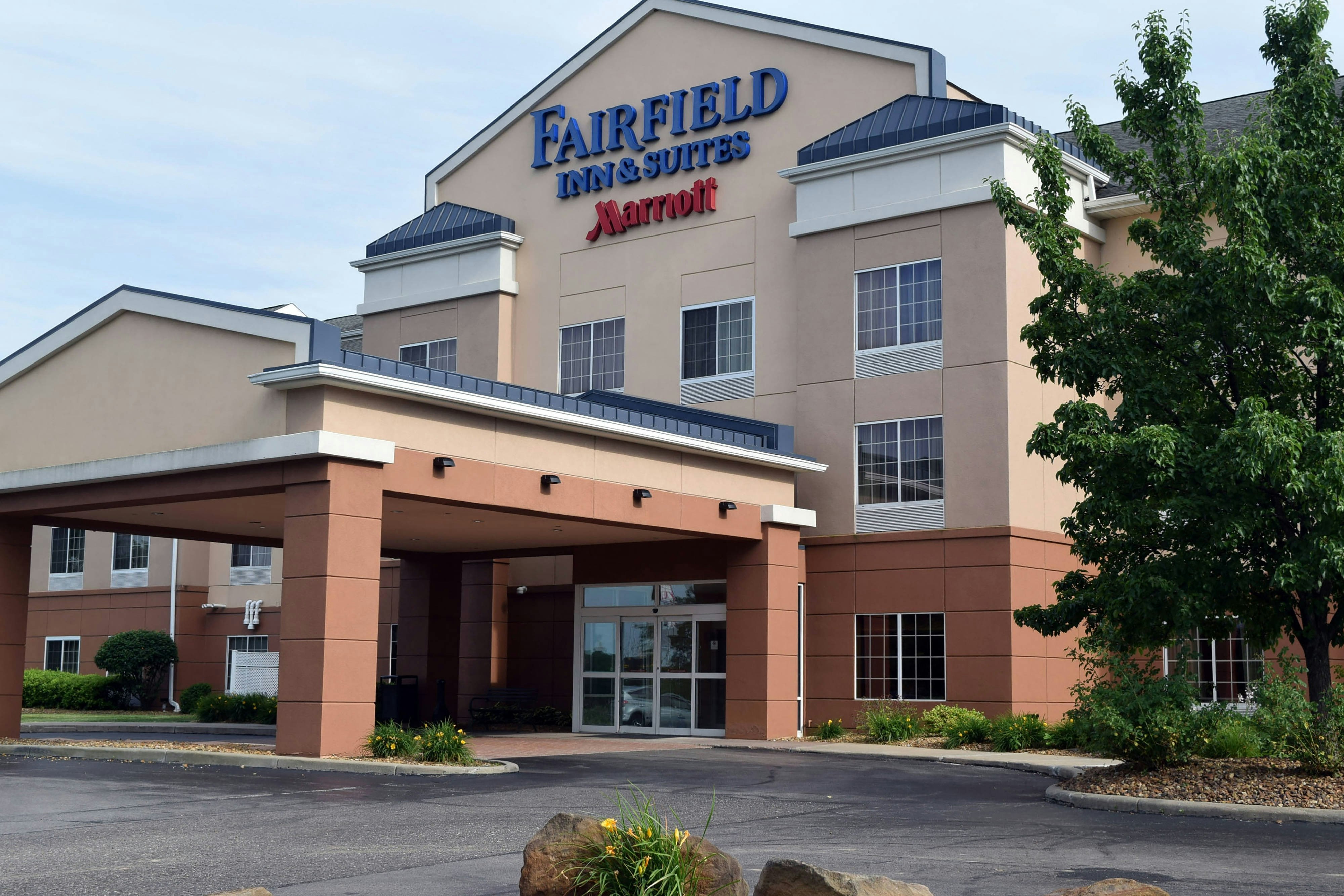 Fairfield Inn And Suites By Marriott Youngstown 4/35