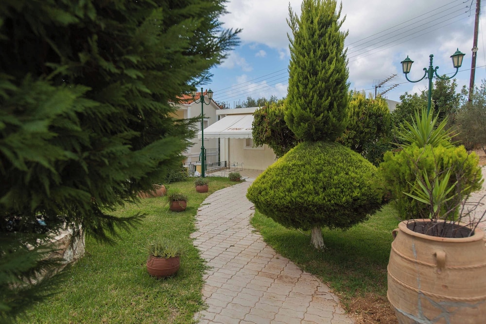 Garbis Villas 45/50