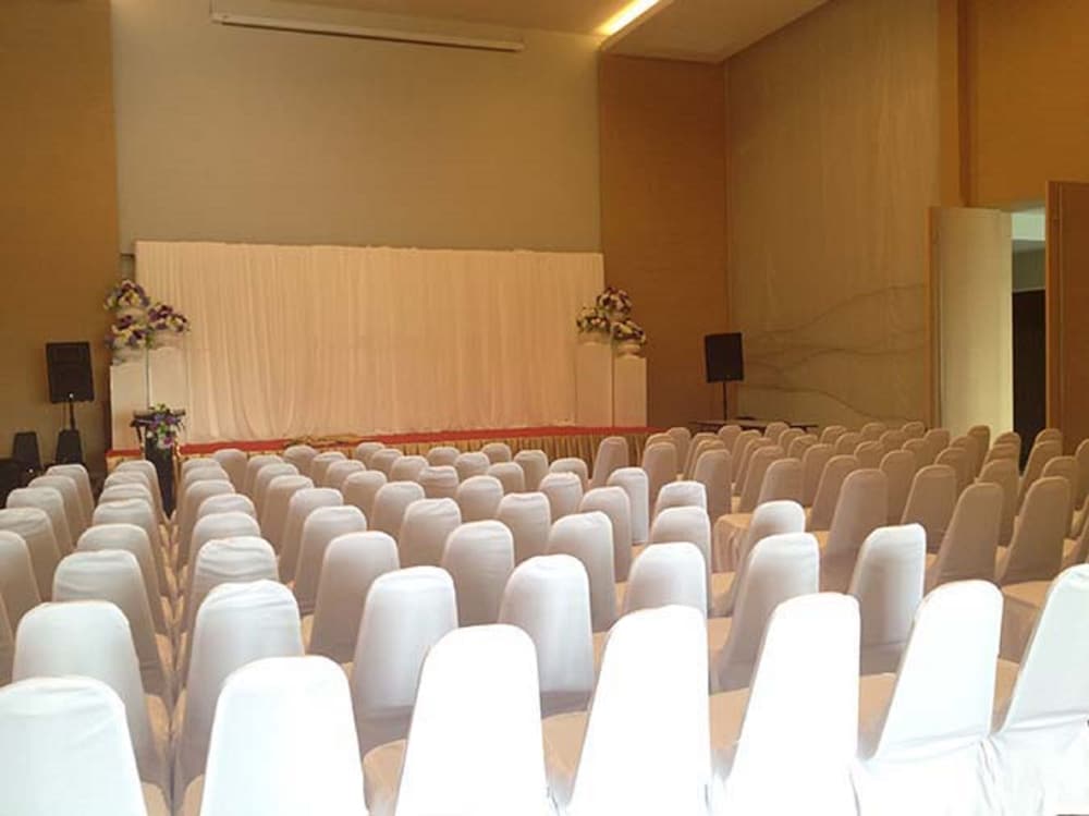 Grand Vista Hotel Chiangrai 67/77