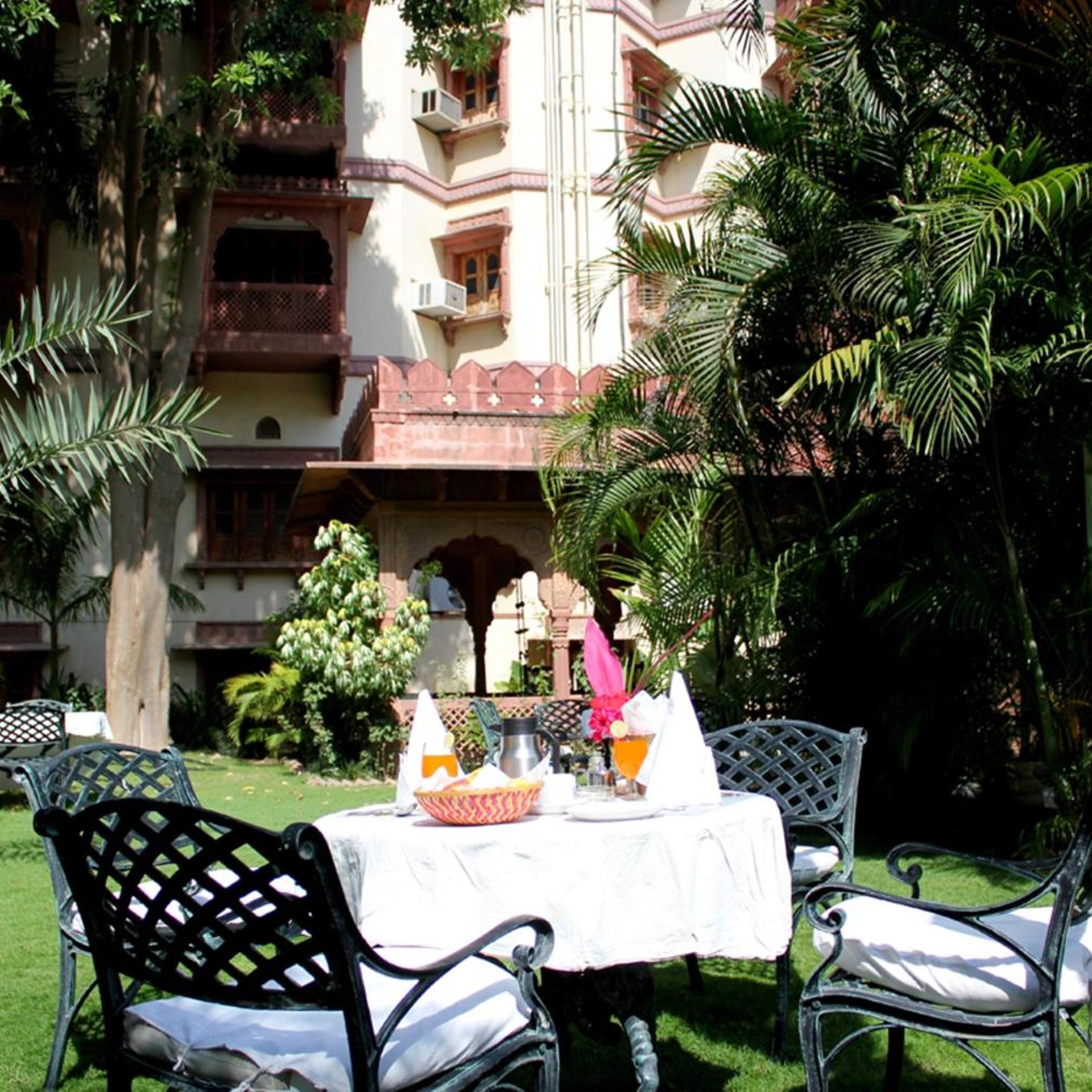 JAGAT PALACE 24/33
