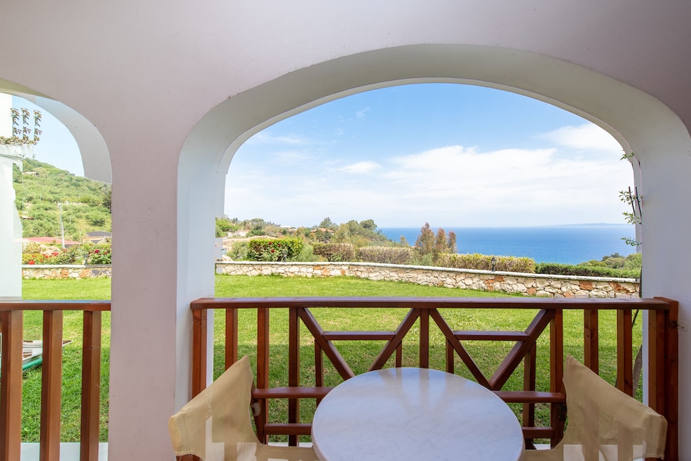 Sea View Village 28/50