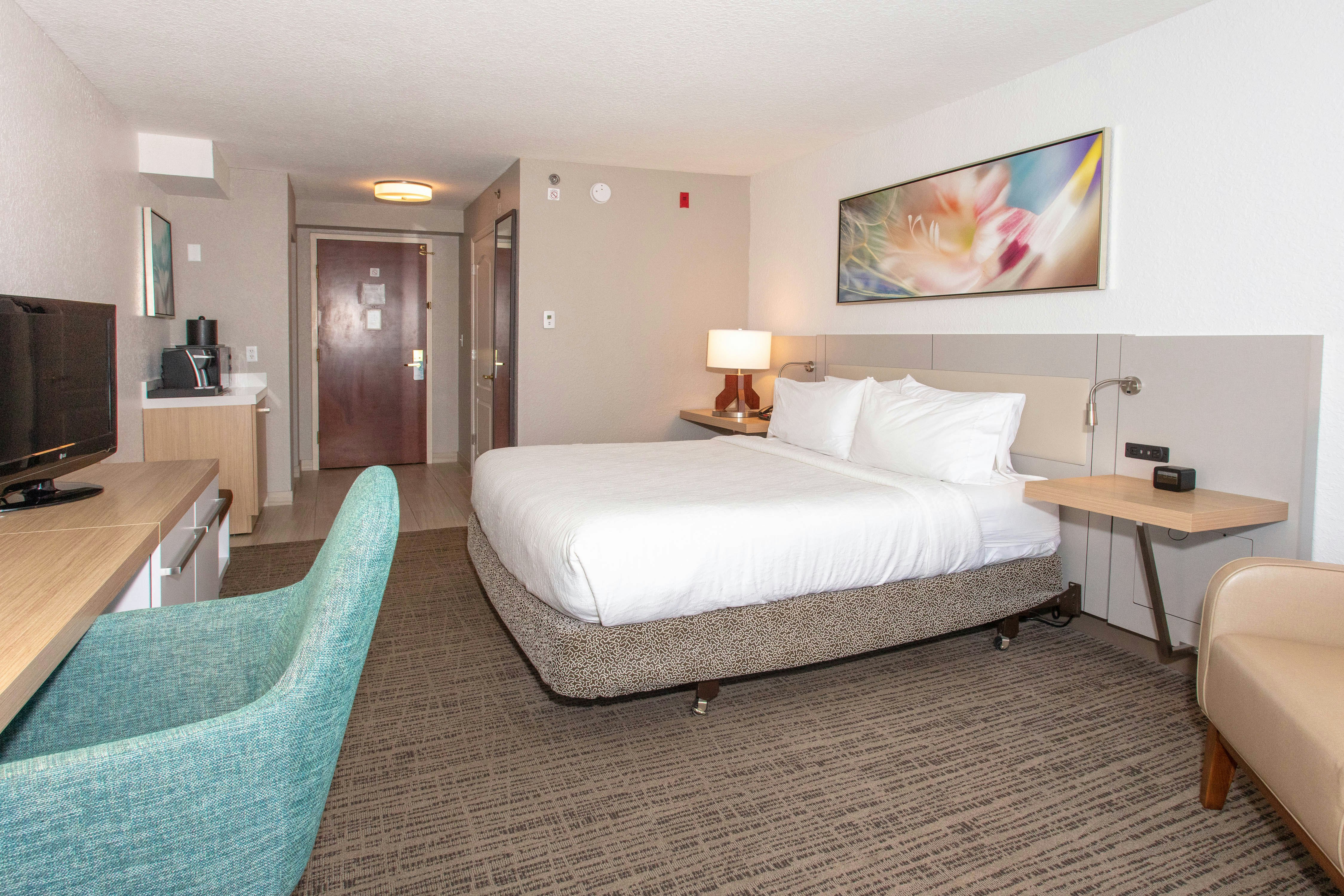 ROOM, KING BED