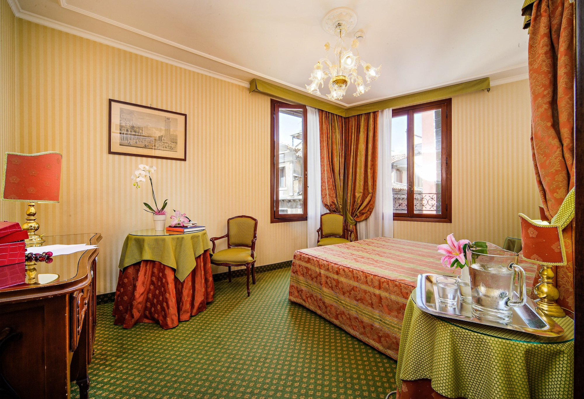 SUPERIOR, DOUBLE OR TWIN BED
