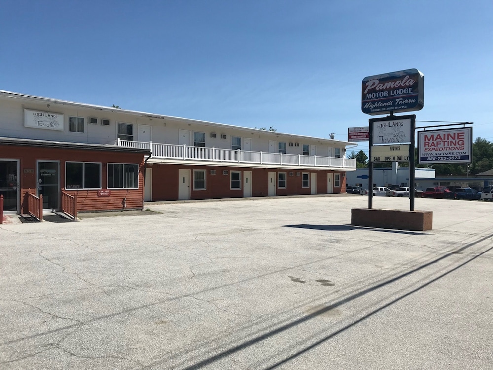 Pamola Motor Lodge 1/27
