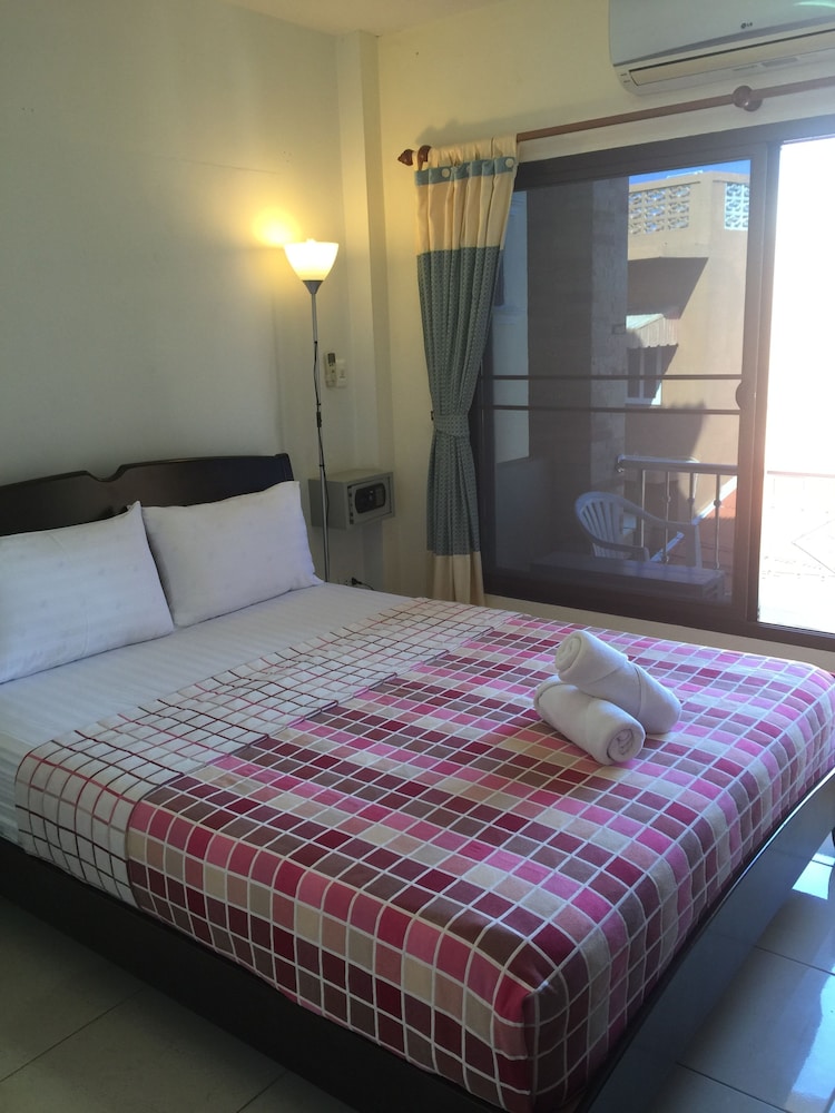 Baan Taweesuk 10/55