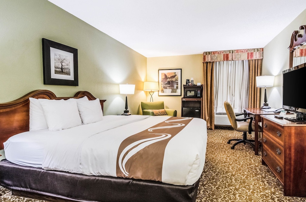 Quality Inn Whiteville North 18/37