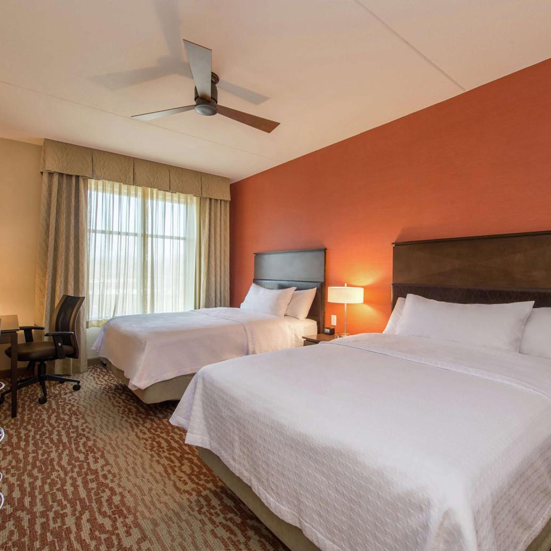 Suite, 2 Queen Beds, Sofa, Accessible
