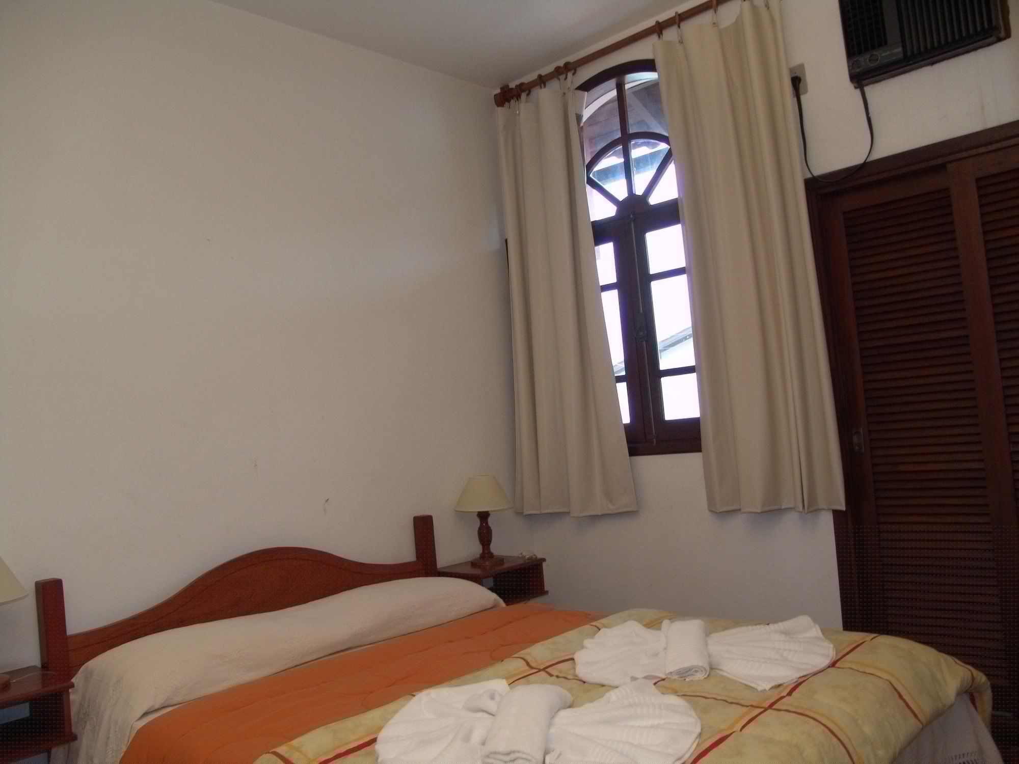 ROOM, TRIPLE
