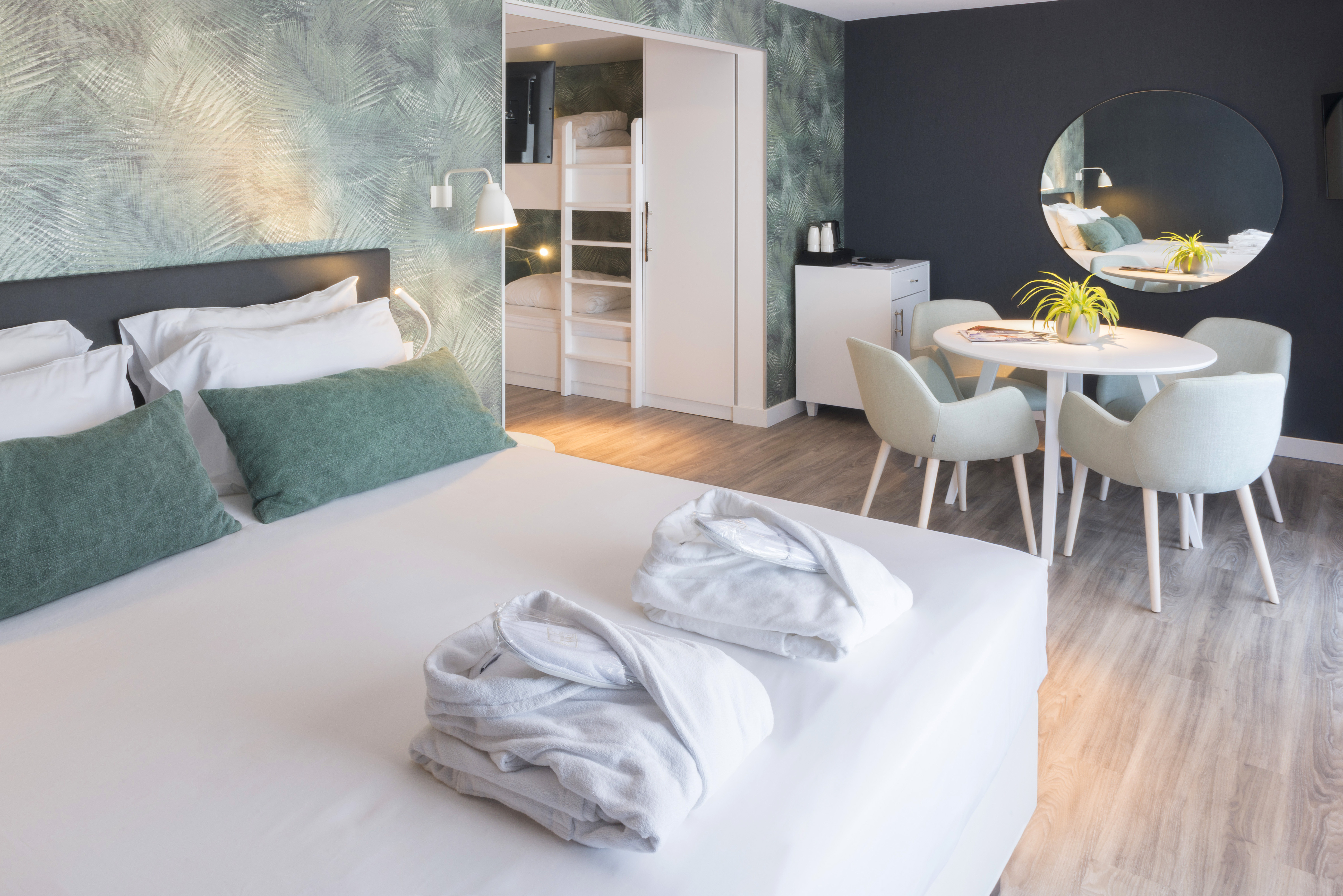 جناح عائلي بشرفة، Hotel Saint Aygulf 4/8
