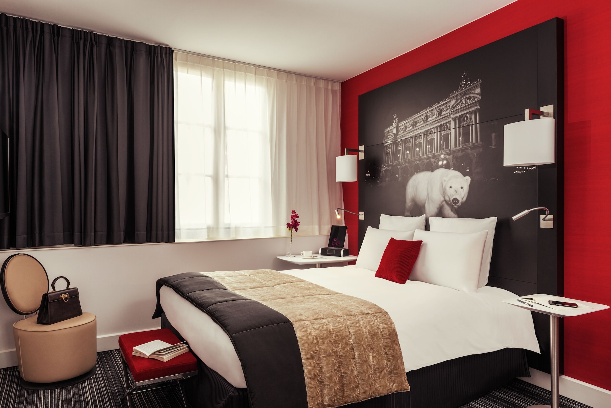PRIVILEGE, DOUBLE BED