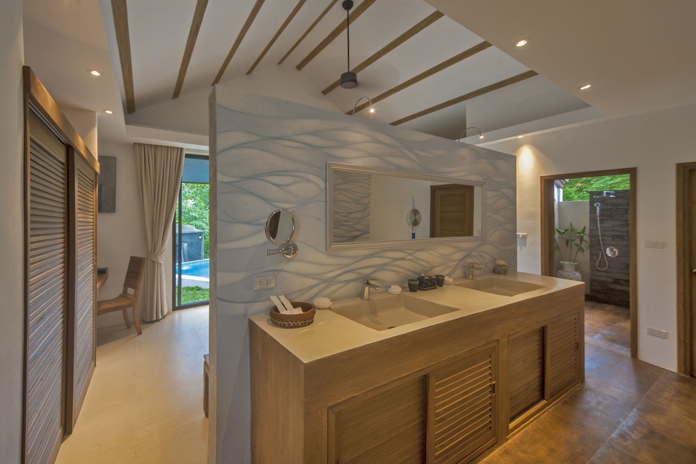 Khwan Beach Resort 10/71