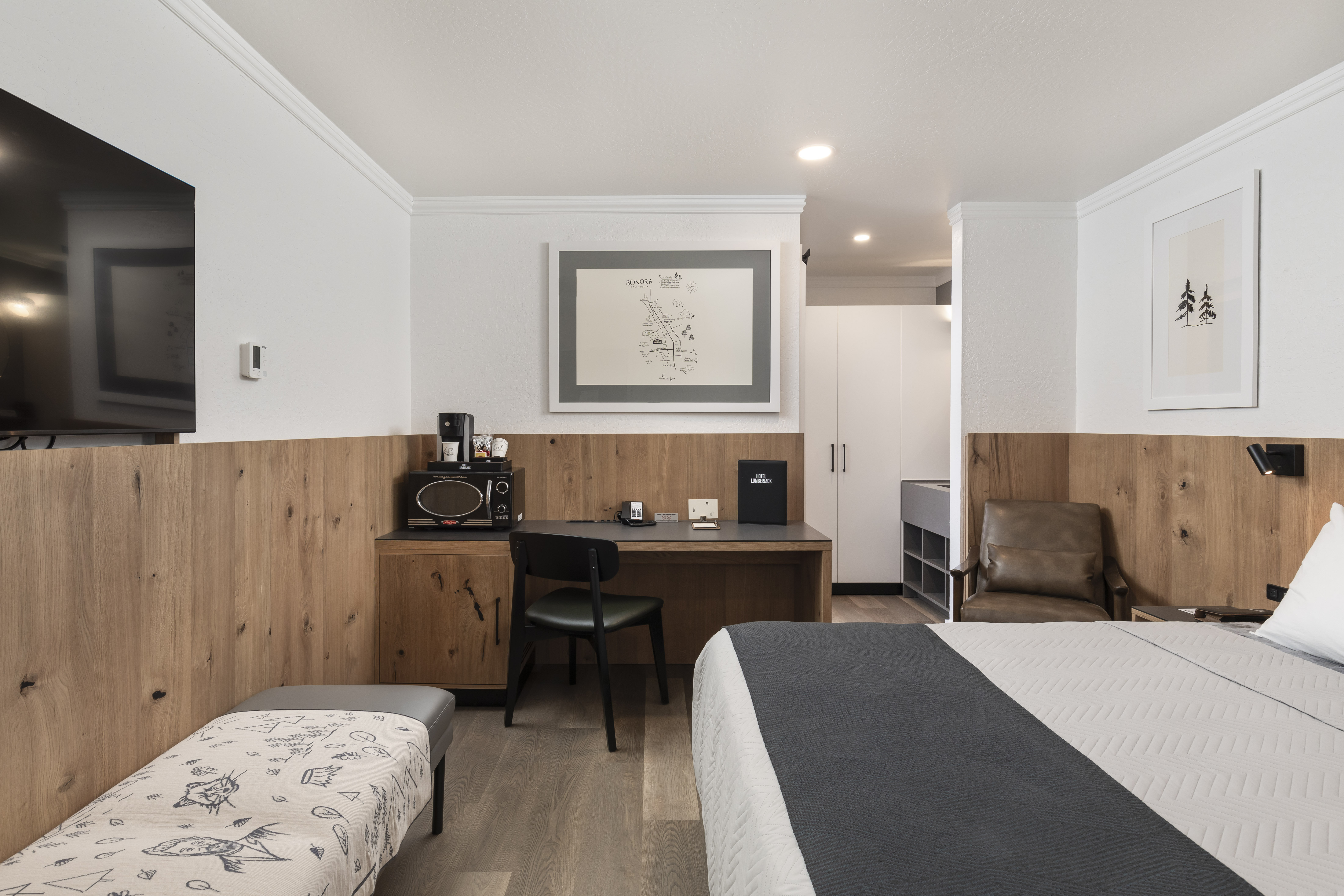 The Lumberjack Hotel 28/71