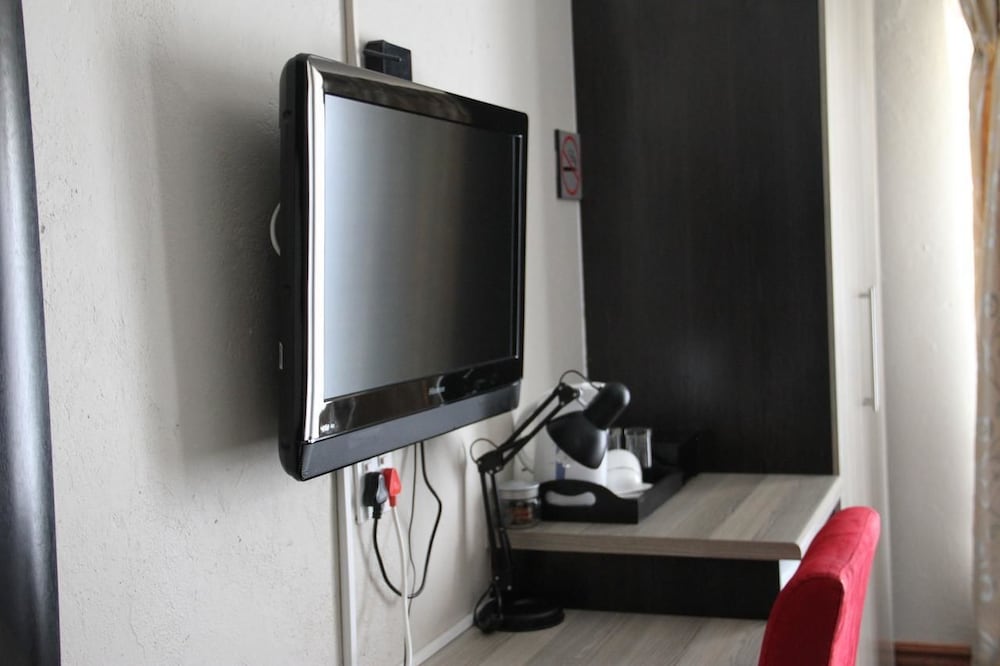 Ruby Stone Boutique Hotel 50/50