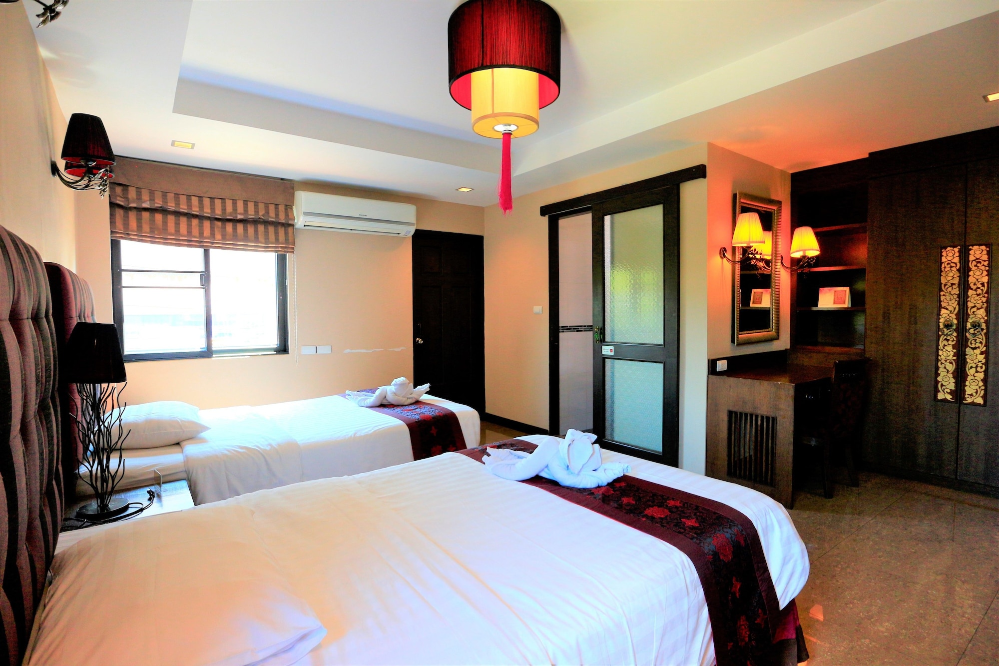 SUPERIOR, TWIN BEDS
