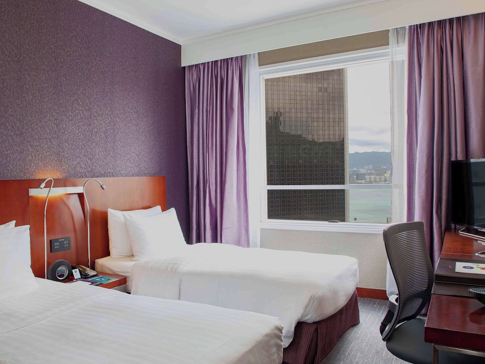 Novotel Century Hong Kong 8/48