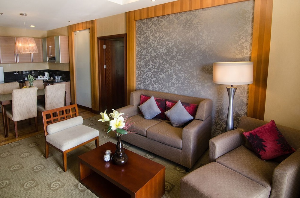The Avenue Plaza Hotel 39/68