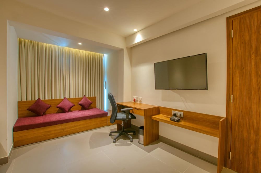 Lilac Hotel, 5th Block Jayanagar 15/25