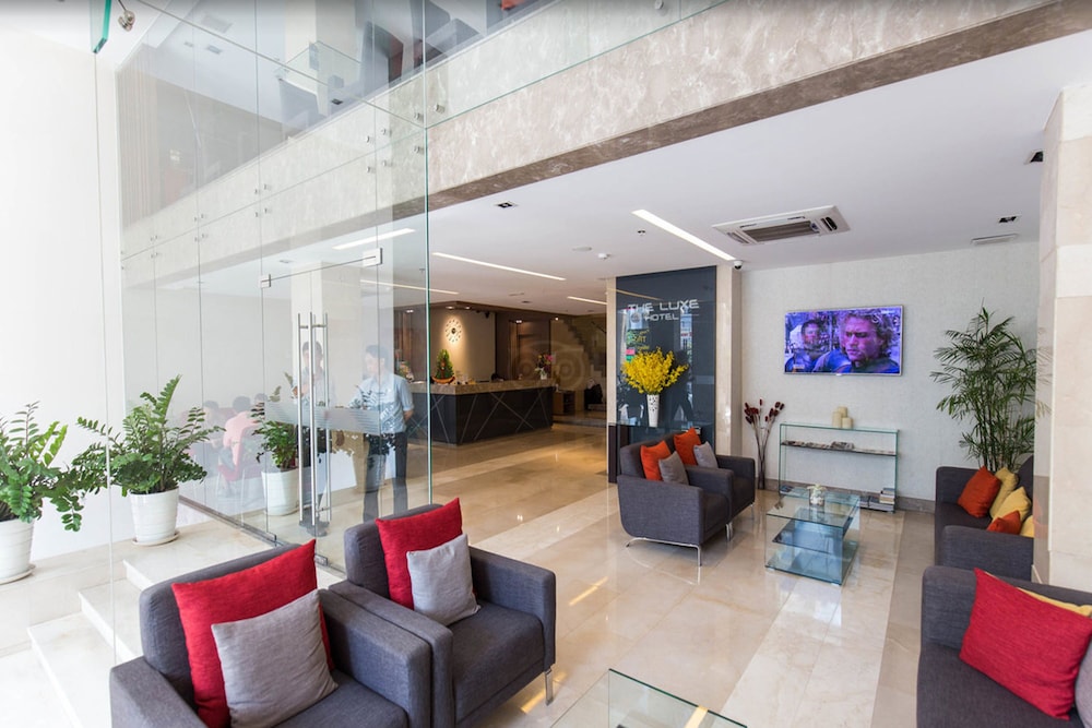 The Luxe Hotel 32/50