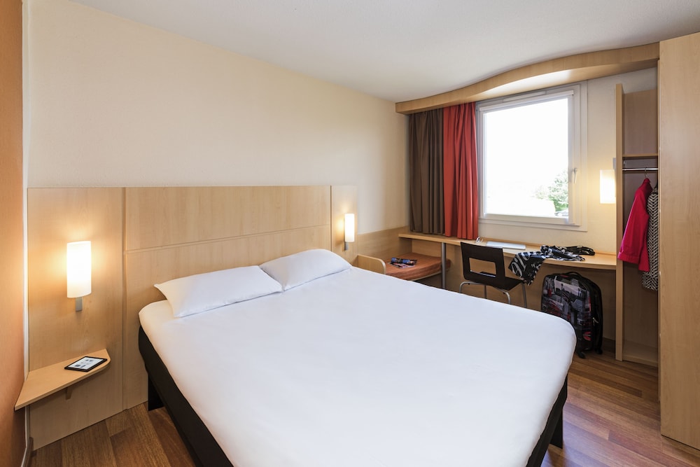 Ibis Karlsruhe Hauptbahnhof 11/48