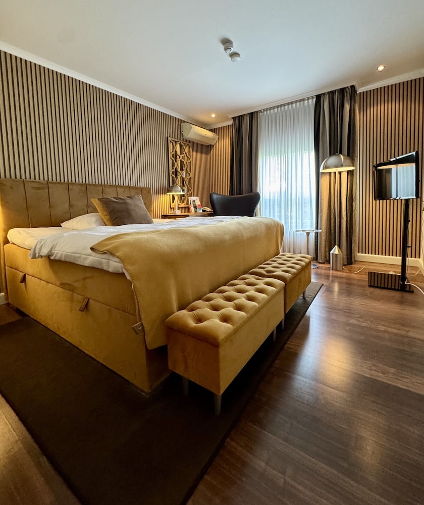 Parkhotel Bielefeld 7/43