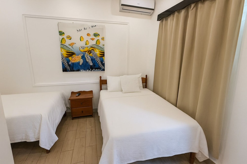 Serenade Hotel 17/65