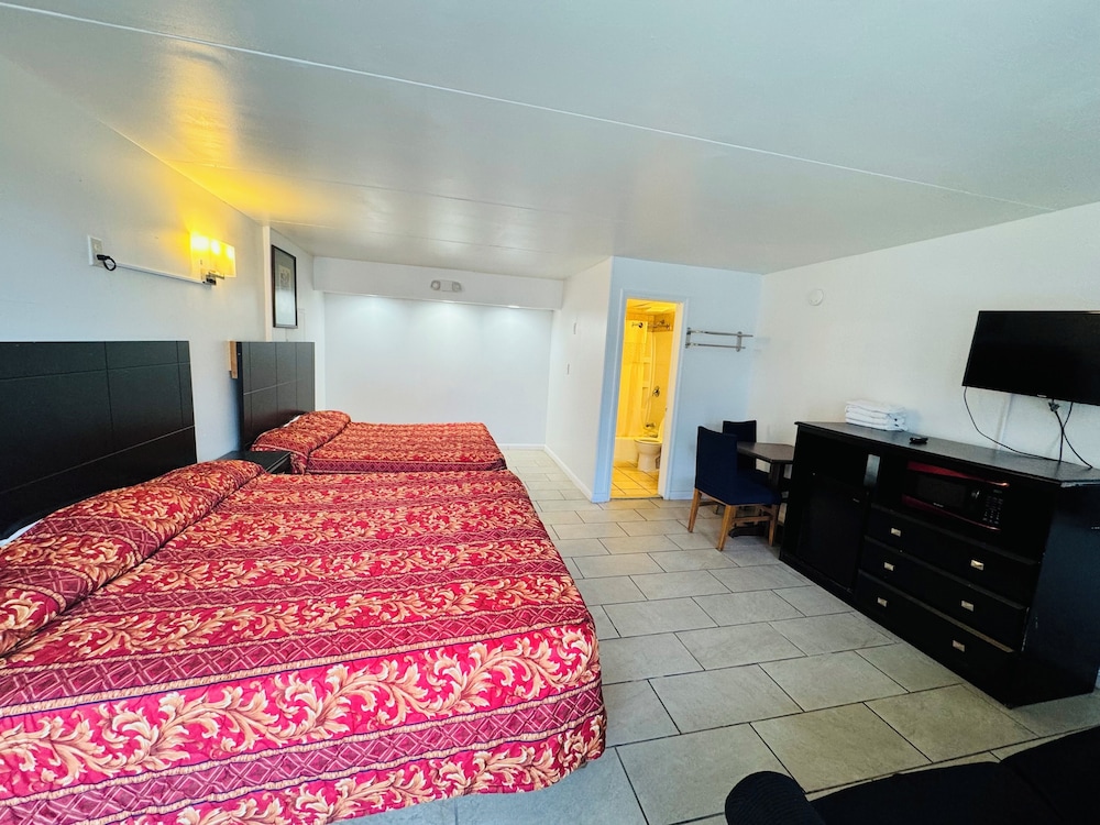 Skyview Manor Motel 24/54