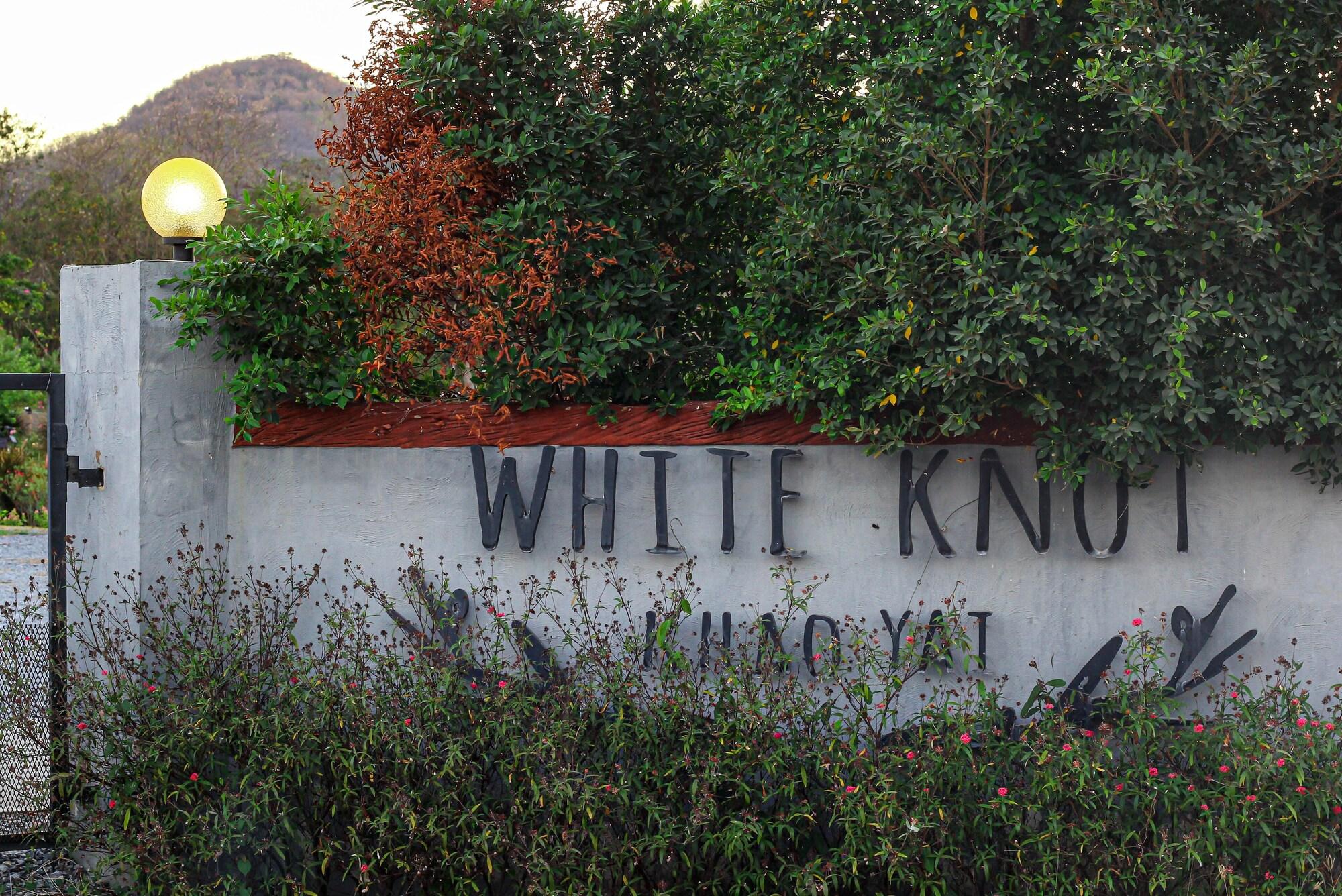 White Knot Khao Yai 45/50
