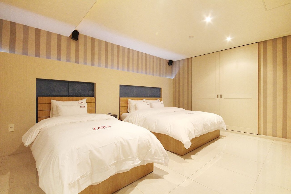 Zara Motel 31/68