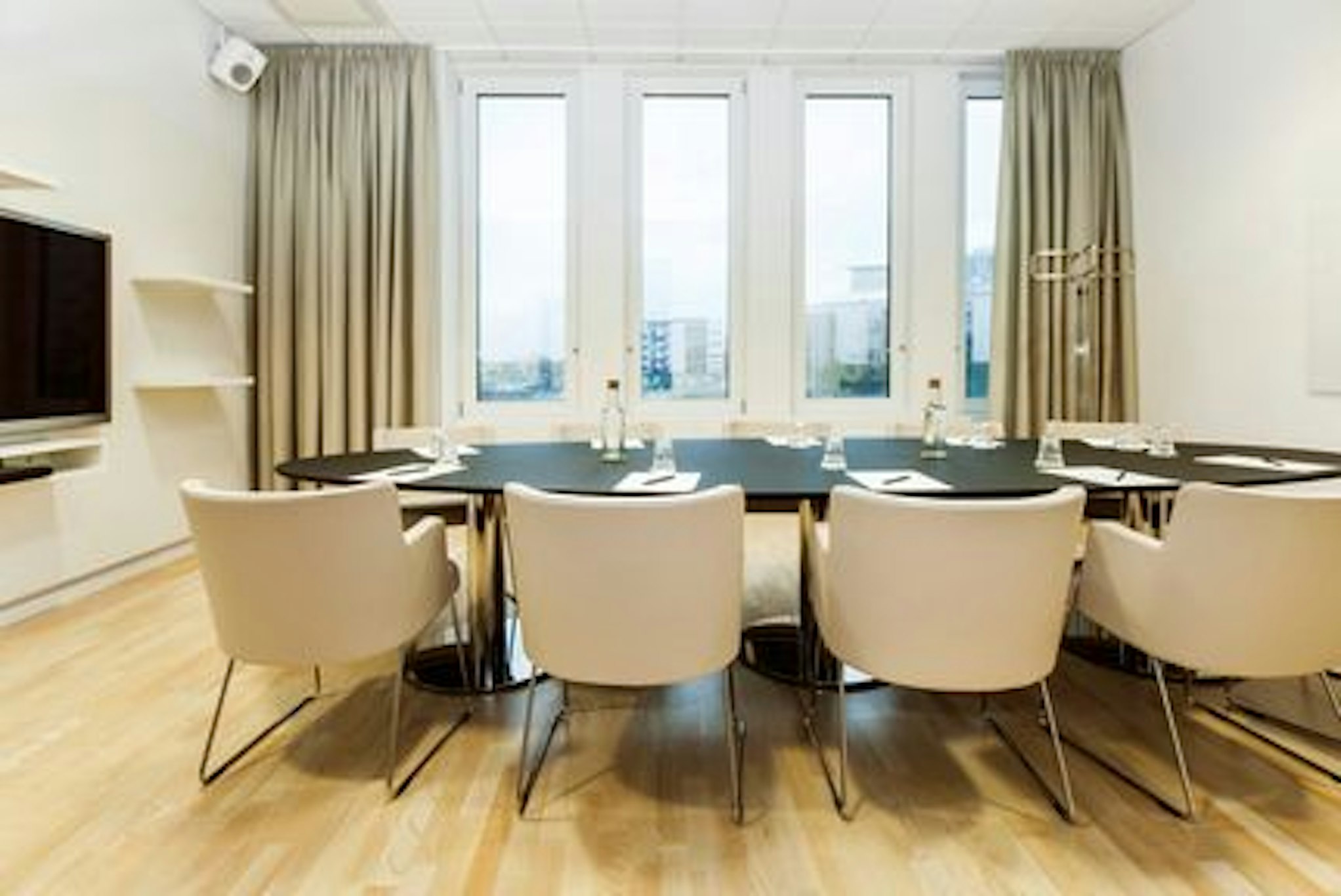 Elite Hotel Ideon 30/33