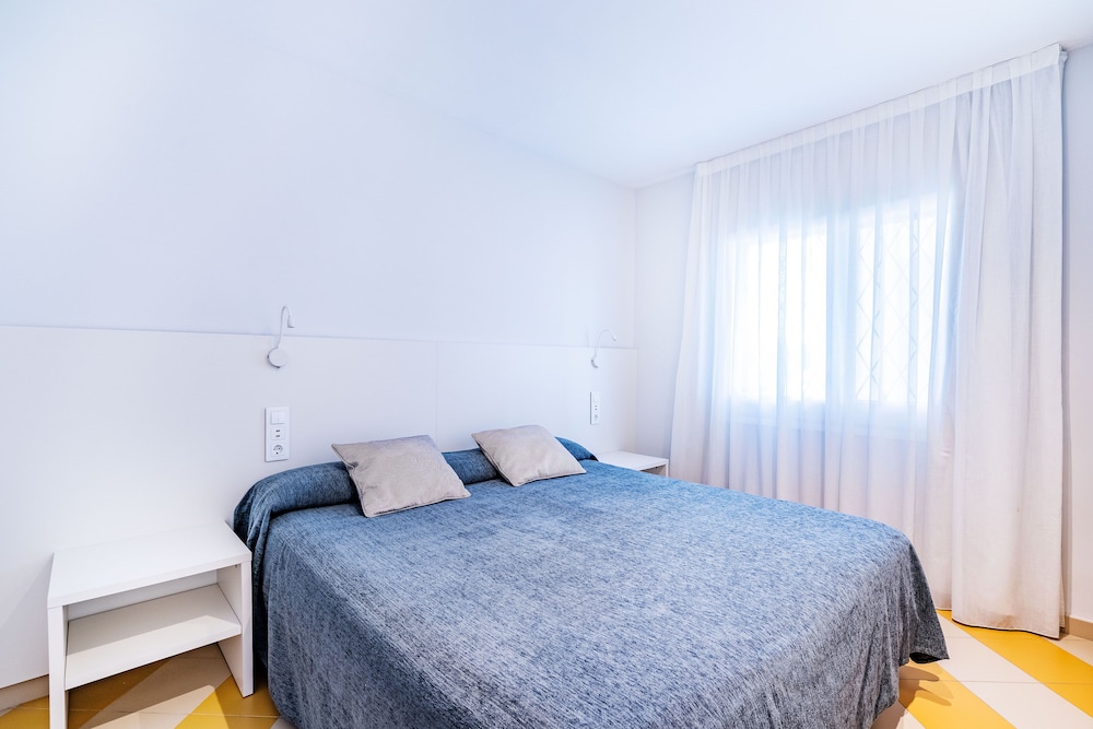 1 BEDROOM, COMFORT, APARTMENT, KITCHENETTE
