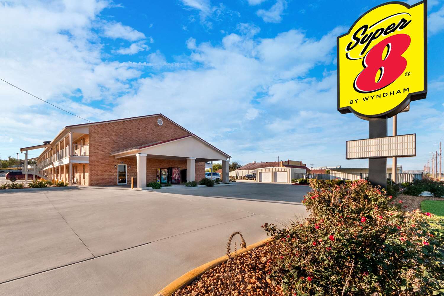 Super 8 by Wyndham Pleasanton 18/18
