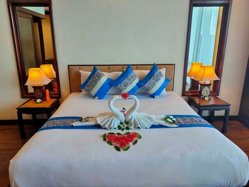 Racha Kiri Resort and Spa 24/63