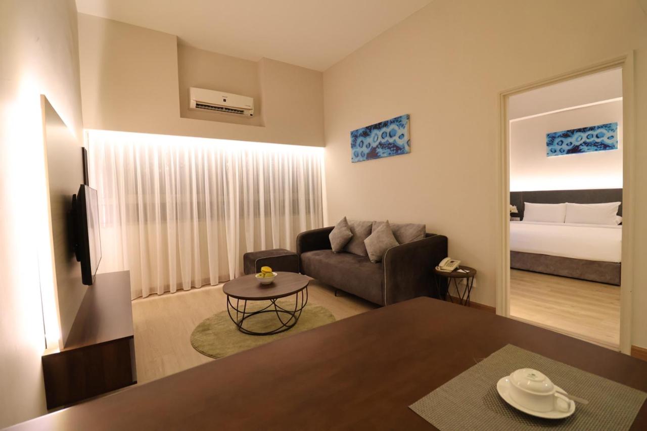 Crown Regency Serviced Suites 22/39