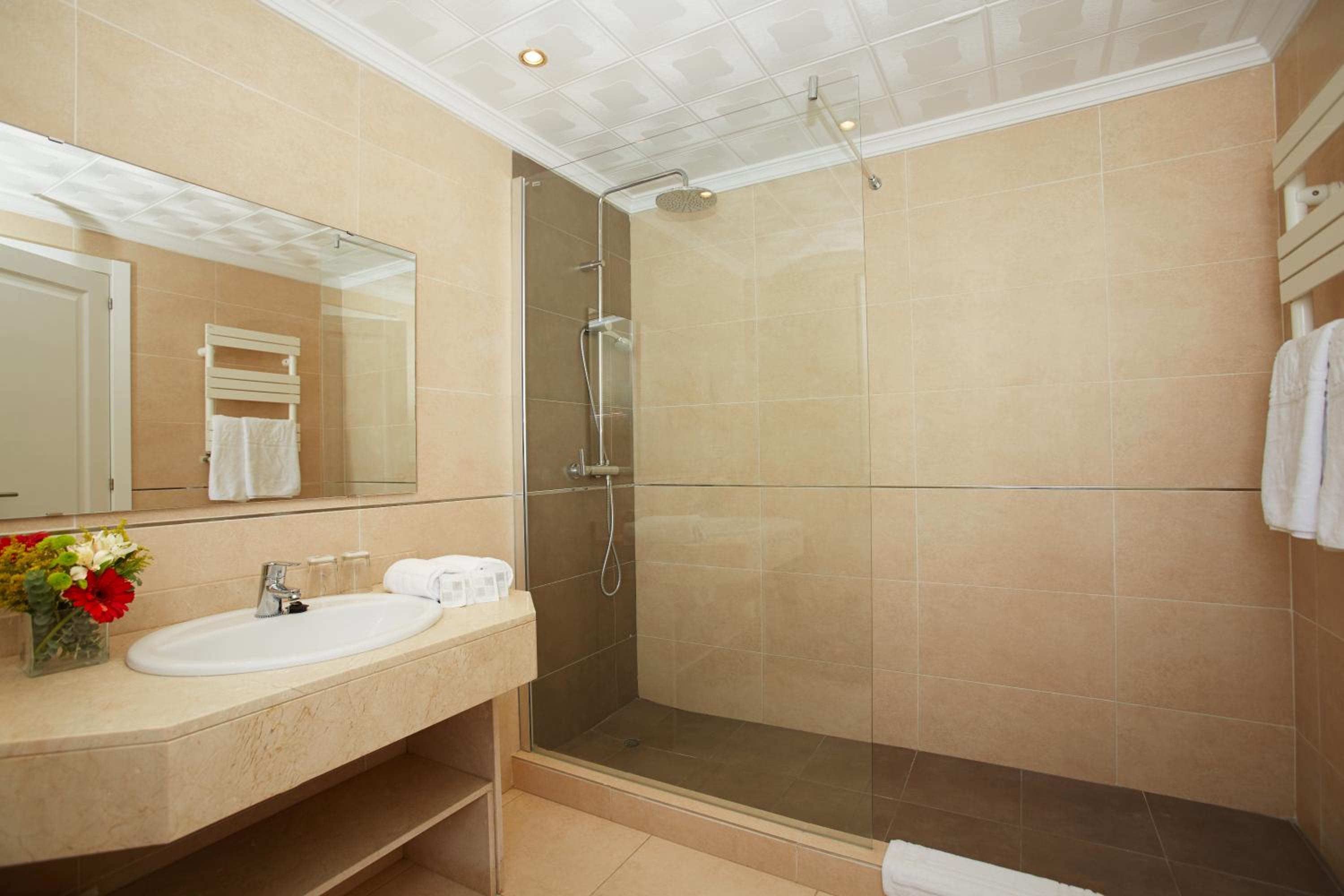غرفة مفردة، Hotel Luxor 2/6